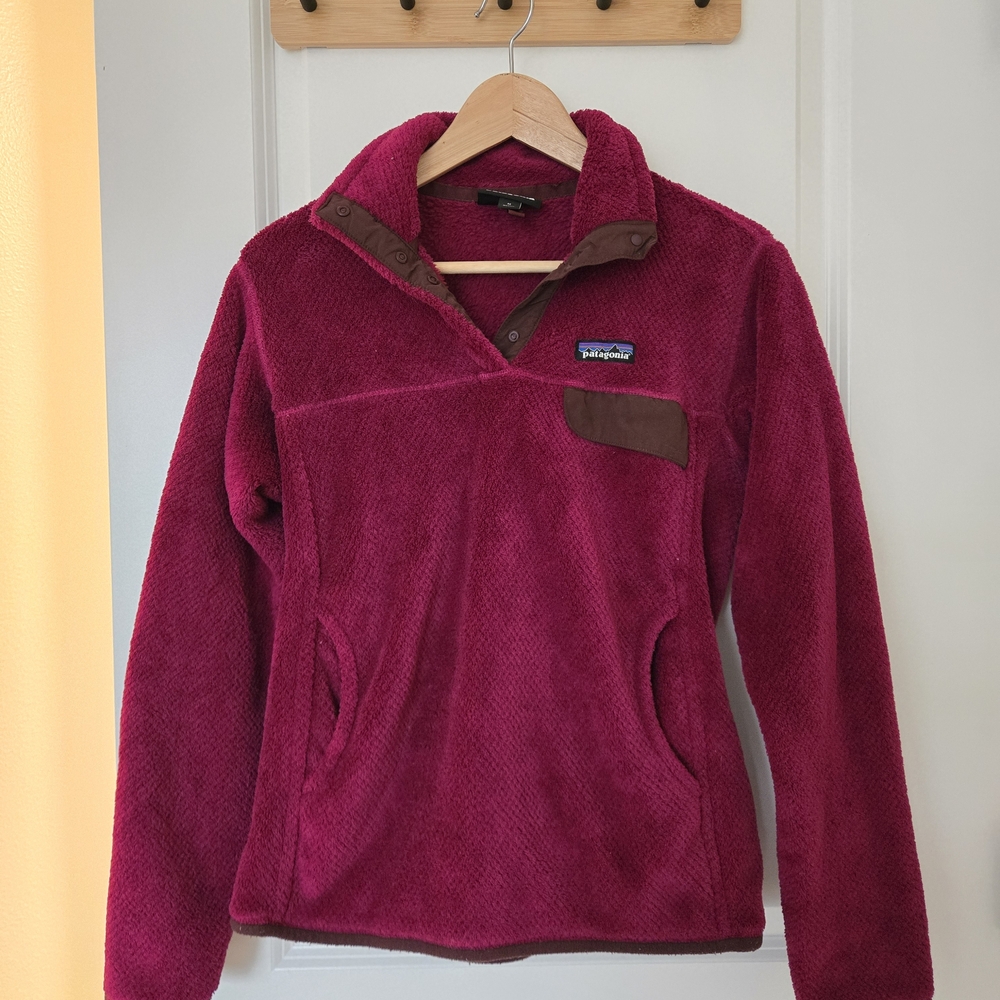 Patagonia Fleece Pullover in Berry and Chocolate